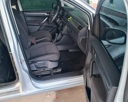 Серый Фольксваген Кадди, объемом двигателя 1.97 л и пробегом 260 тыс. км за 15000 $, фото 9 на Automoto.ua