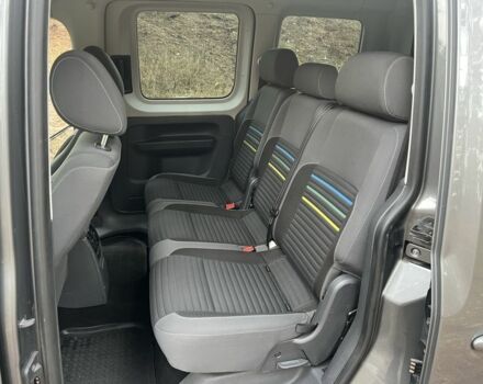 Серый Фольксваген Кадди, объемом двигателя 1.6 л и пробегом 196 тыс. км за 11300 $, фото 16 на Automoto.ua