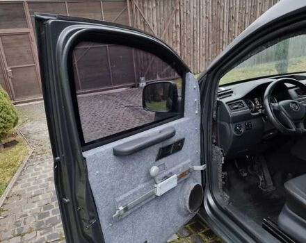 Серый Фольксваген Кадди, объемом двигателя 2 л и пробегом 215 тыс. км за 20000 $, фото 11 на Automoto.ua