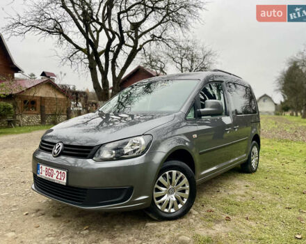 Серый Фольксваген Кадди, объемом двигателя 1.6 л и пробегом 243 тыс. км за 11950 $, фото 4 на Automoto.ua