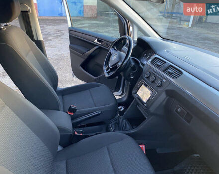 Серый Фольксваген Кадди, объемом двигателя 2 л и пробегом 214 тыс. км за 15700 $, фото 18 на Automoto.ua