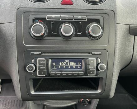 Серый Фольксваген Кадди, объемом двигателя 1.6 л и пробегом 196 тыс. км за 11300 $, фото 9 на Automoto.ua