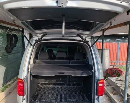 Серый Фольксваген Кадди, объемом двигателя 1.97 л и пробегом 260 тыс. км за 15000 $, фото 5 на Automoto.ua