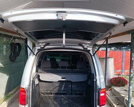 Серый Фольксваген Кадди, объемом двигателя 1.97 л и пробегом 260 тыс. км за 15000 $, фото 4 на Automoto.ua