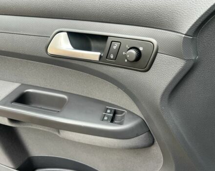 Серый Фольксваген Кадди, объемом двигателя 1.6 л и пробегом 196 тыс. км за 11300 $, фото 10 на Automoto.ua