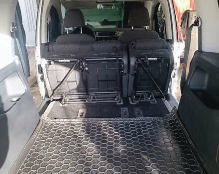 Серый Фольксваген Кадди, объемом двигателя 1.97 л и пробегом 260 тыс. км за 15000 $, фото 12 на Automoto.ua