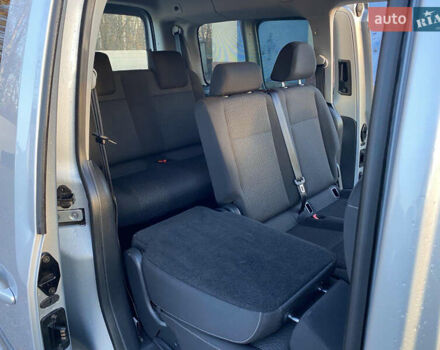 Серый Фольксваген Кадди, объемом двигателя 2 л и пробегом 214 тыс. км за 15700 $, фото 19 на Automoto.ua