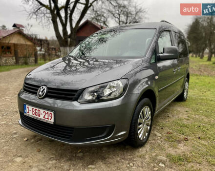 Серый Фольксваген Кадди, объемом двигателя 1.6 л и пробегом 243 тыс. км за 11950 $, фото 2 на Automoto.ua