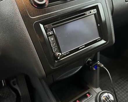 Сірий Фольксваген Кадді, об'ємом двигуна 1.6 л та пробігом 277 тис. км за 12500 $, фото 16 на Automoto.ua