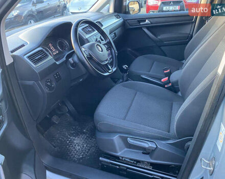 Серый Фольксваген Кадди, объемом двигателя 2 л и пробегом 214 тыс. км за 15700 $, фото 16 на Automoto.ua