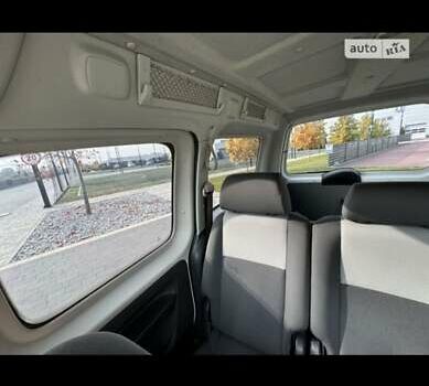 Серый Фольксваген Кадди, объемом двигателя 1.6 л и пробегом 298 тыс. км за 12500 $, фото 20 на Automoto.ua