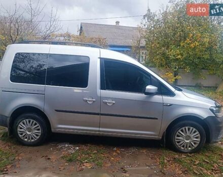 Серый Фольксваген Кадди, объемом двигателя 1.97 л и пробегом 260 тыс. км за 15000 $, фото 3 на Automoto.ua