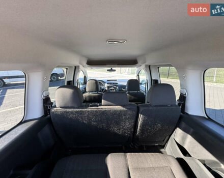 Серый Фольксваген Кадди, объемом двигателя 2 л и пробегом 274 тыс. км за 16300 $, фото 52 на Automoto.ua