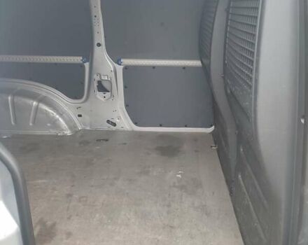 Серый Фольксваген Кадди, объемом двигателя 1.97 л и пробегом 276 тыс. км за 15000 $, фото 11 на Automoto.ua