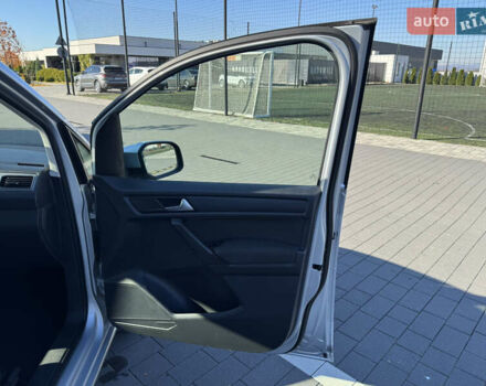 Серый Фольксваген Кадди, объемом двигателя 2 л и пробегом 274 тыс. км за 16300 $, фото 35 на Automoto.ua