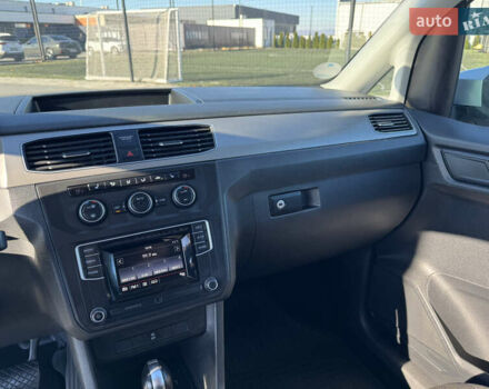 Серый Фольксваген Кадди, объемом двигателя 2 л и пробегом 274 тыс. км за 16300 $, фото 27 на Automoto.ua