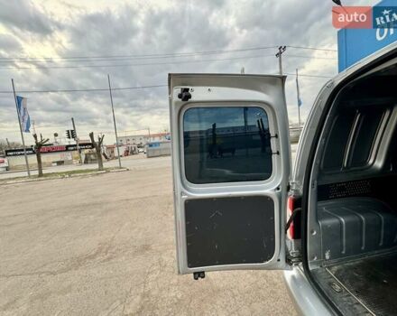 Серый Фольксваген Кадди, объемом двигателя 1.97 л и пробегом 230 тыс. км за 10800 $, фото 54 на Automoto.ua