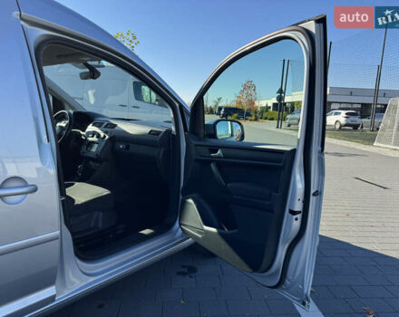 Серый Фольксваген Кадди, объемом двигателя 2 л и пробегом 274 тыс. км за 16300 $, фото 34 на Automoto.ua