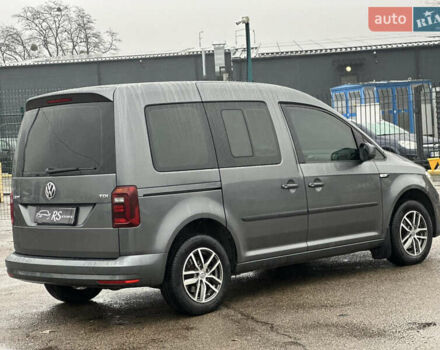 Серый Фольксваген Кадди, объемом двигателя 1.6 л и пробегом 176 тыс. км за 14700 $, фото 8 на Automoto.ua