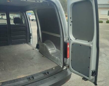 Серый Фольксваген Кадди, объемом двигателя 1.97 л и пробегом 276 тыс. км за 15000 $, фото 13 на Automoto.ua