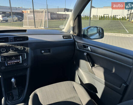 Серый Фольксваген Кадди, объемом двигателя 2 л и пробегом 274 тыс. км за 16300 $, фото 44 на Automoto.ua