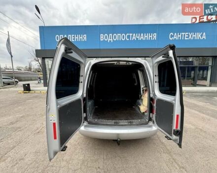 Серый Фольксваген Кадди, объемом двигателя 1.97 л и пробегом 230 тыс. км за 10800 $, фото 53 на Automoto.ua
