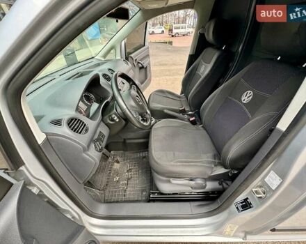 Серый Фольксваген Кадди, объемом двигателя 1.97 л и пробегом 230 тыс. км за 10800 $, фото 46 на Automoto.ua