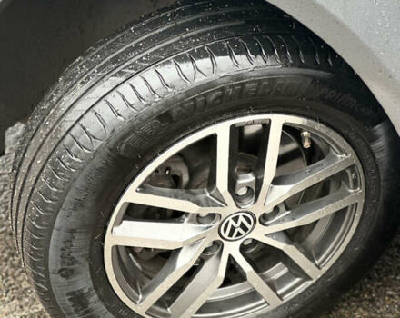 Серый Фольксваген Кадди, объемом двигателя 1.6 л и пробегом 176 тыс. км за 14700 $, фото 3 на Automoto.ua