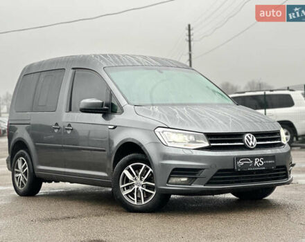 Серый Фольксваген Кадди, объемом двигателя 1.6 л и пробегом 176 тыс. км за 14700 $, фото 1 на Automoto.ua