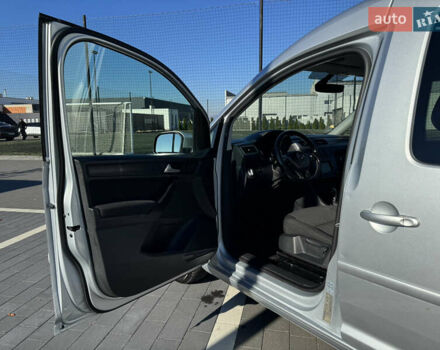 Серый Фольксваген Кадди, объемом двигателя 2 л и пробегом 274 тыс. км за 16300 $, фото 17 на Automoto.ua