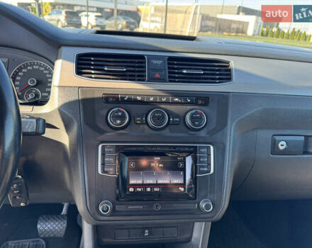 Серый Фольксваген Кадди, объемом двигателя 2 л и пробегом 274 тыс. км за 16300 $, фото 30 на Automoto.ua