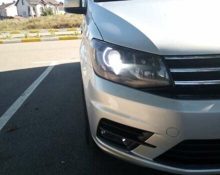 Серый Фольксваген Кадди, объемом двигателя 1.97 л и пробегом 271 тыс. км за 16500 $, фото 2 на Automoto.ua