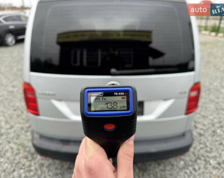 Серый Фольксваген Кадди, объемом двигателя 1.6 л и пробегом 209 тыс. км за 12400 $, фото 21 на Automoto.ua