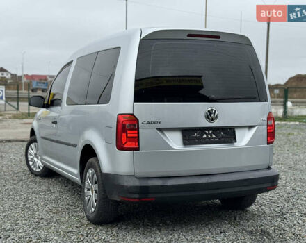 Серый Фольксваген Кадди, объемом двигателя 1.6 л и пробегом 209 тыс. км за 12400 $, фото 3 на Automoto.ua