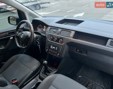 Серый Фольксваген Кадди, объемом двигателя 1.6 л и пробегом 209 тыс. км за 11200 $, фото 12 на Automoto.ua