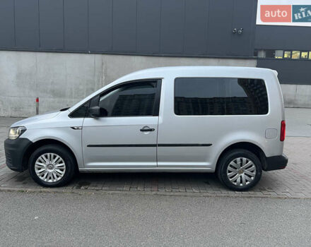 Серый Фольксваген Кадди, объемом двигателя 1.6 л и пробегом 209 тыс. км за 11200 $, фото 5 на Automoto.ua