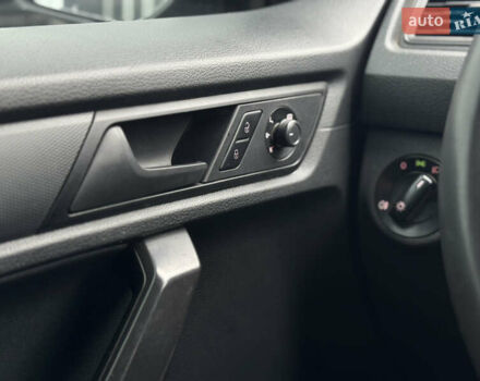 Серый Фольксваген Кадди, объемом двигателя 1.6 л и пробегом 209 тыс. км за 12400 $, фото 8 на Automoto.ua