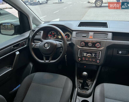 Серый Фольксваген Кадди, объемом двигателя 1.6 л и пробегом 209 тыс. км за 11200 $, фото 13 на Automoto.ua