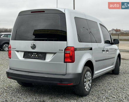 Серый Фольксваген Кадди, объемом двигателя 1.6 л и пробегом 209 тыс. км за 12400 $, фото 1 на Automoto.ua