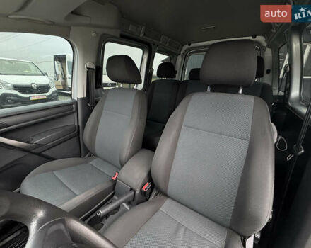 Серый Фольксваген Кадди, объемом двигателя 1.6 л и пробегом 209 тыс. км за 12400 $, фото 7 на Automoto.ua