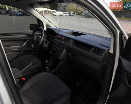 Серый Фольксваген Кадди, объемом двигателя 1.6 л и пробегом 210 тыс. км за 12900 $, фото 16 на Automoto.ua