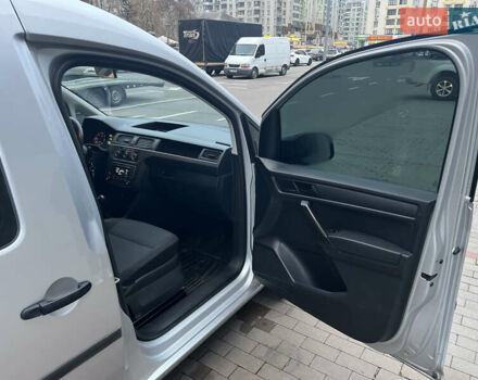 Серый Фольксваген Кадди, объемом двигателя 1.6 л и пробегом 209 тыс. км за 11200 $, фото 11 на Automoto.ua