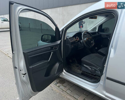 Серый Фольксваген Кадди, объемом двигателя 1.6 л и пробегом 209 тыс. км за 11200 $, фото 8 на Automoto.ua