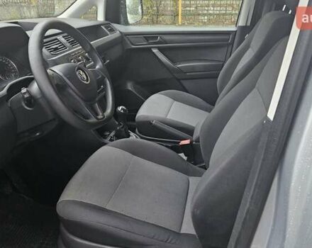 Серый Фольксваген Кадди, объемом двигателя 2 л и пробегом 264 тыс. км за 12900 $, фото 5 на Automoto.ua