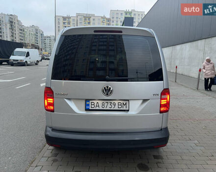 Серый Фольксваген Кадди, объемом двигателя 1.6 л и пробегом 209 тыс. км за 11200 $, фото 3 на Automoto.ua