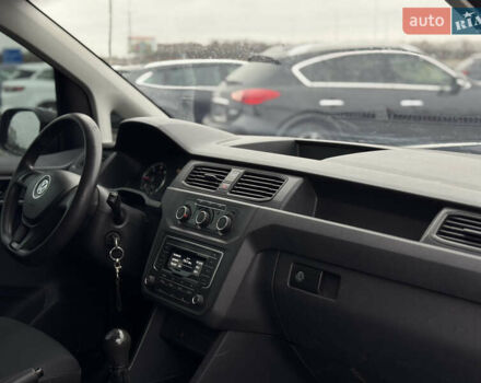 Серый Фольксваген Кадди, объемом двигателя 1.6 л и пробегом 209 тыс. км за 12400 $, фото 6 на Automoto.ua