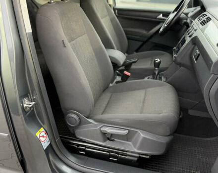 Серый Фольксваген Кадди, объемом двигателя 2 л и пробегом 187 тыс. км за 17900 $, фото 58 на Automoto.ua