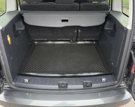 Серый Фольксваген Кадди, объемом двигателя 2 л и пробегом 187 тыс. км за 17900 $, фото 79 на Automoto.ua