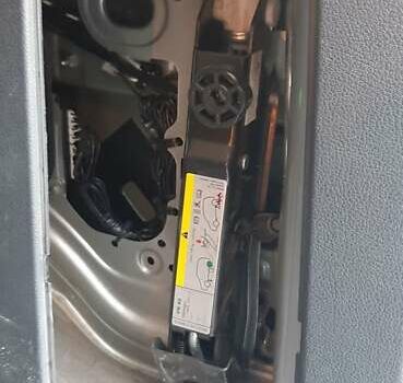 Серый Фольксваген Кадди, объемом двигателя 1.97 л и пробегом 130 тыс. км за 18500 $, фото 25 на Automoto.ua