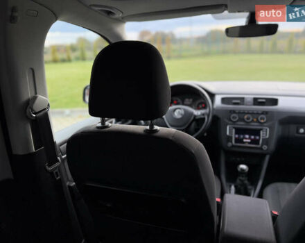 Серый Фольксваген Кадди, объемом двигателя 2 л и пробегом 187 тыс. км за 17900 $, фото 76 на Automoto.ua